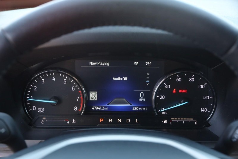 Ford Explorer Vehicle Image 15