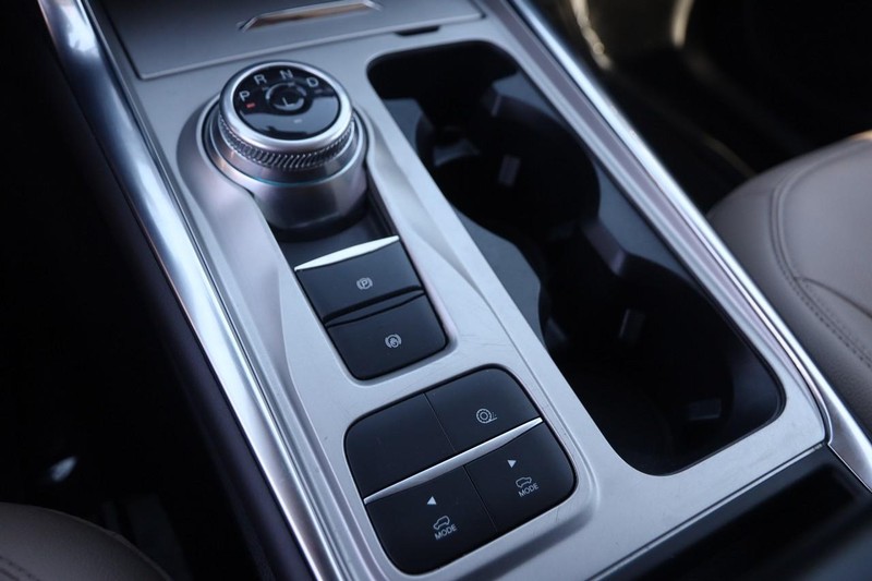 Ford Explorer Vehicle Image 20