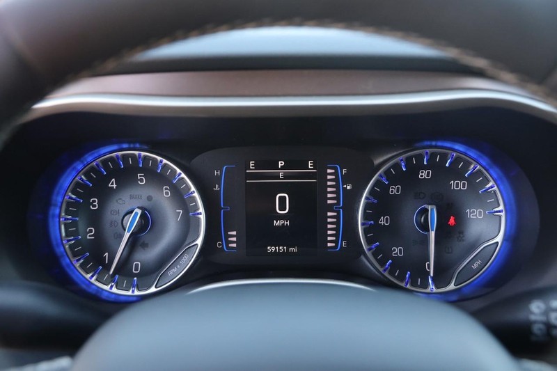 Chrysler Voyager Vehicle Image 15