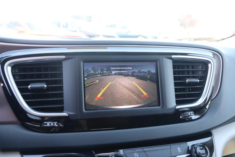 Chrysler Voyager Vehicle Image 19