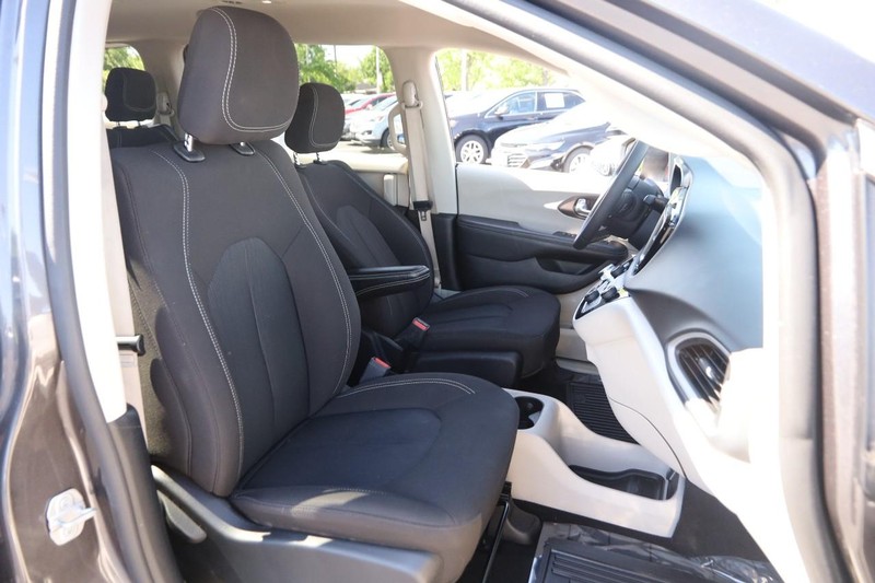 Chrysler Voyager Vehicle Image 26