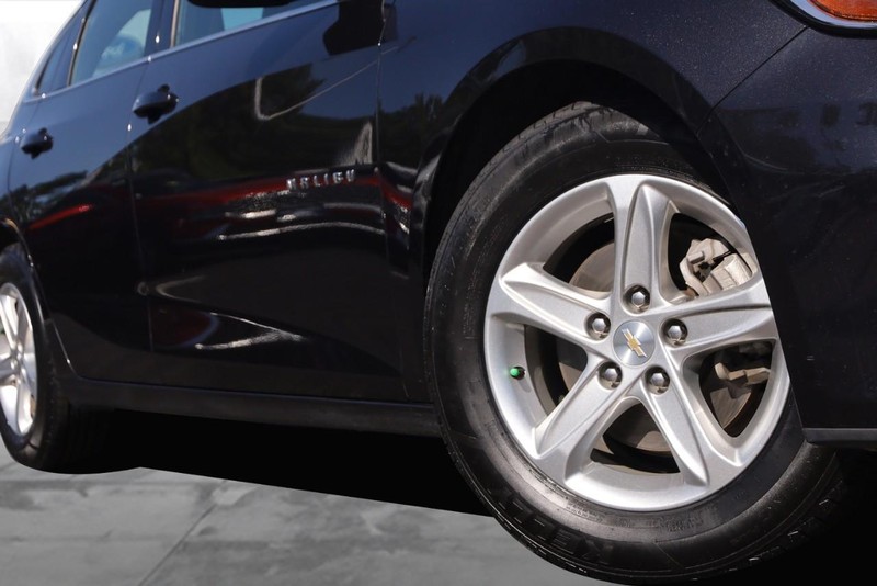 Chevrolet Malibu Vehicle Image 03