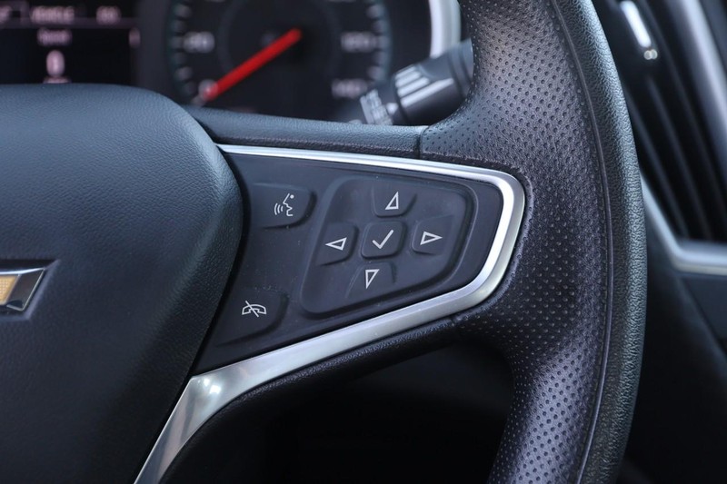 Chevrolet Malibu Vehicle Image 12