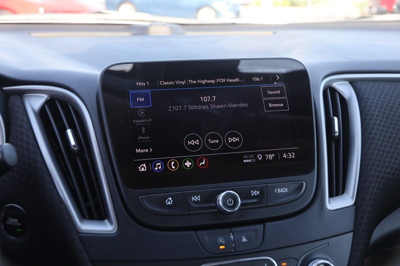 Chevrolet Malibu Vehicle Image 14