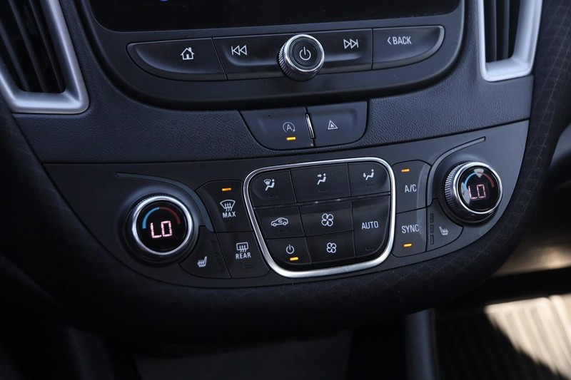 Chevrolet Malibu Vehicle Image 16
