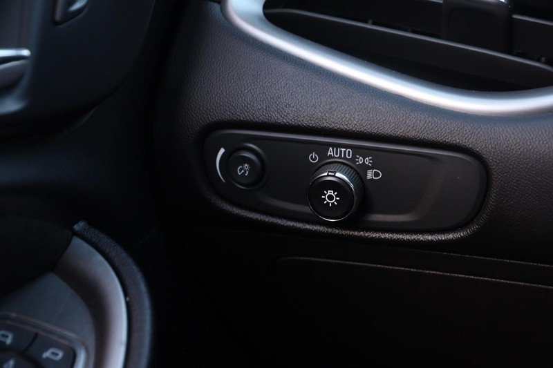 Chevrolet Malibu Vehicle Image 17