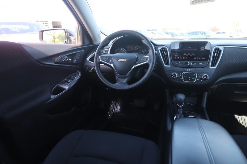 Chevrolet Malibu Vehicle Image 19