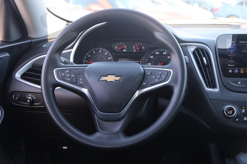 Chevrolet Malibu Vehicle Image 20