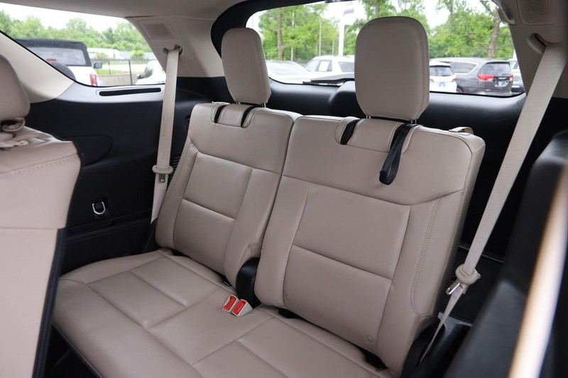 Ford Explorer Vehicle Image 11