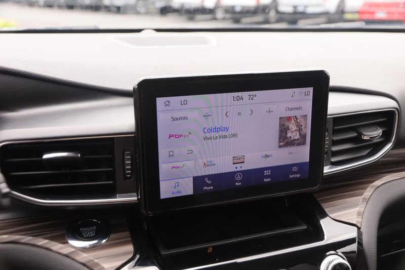 Ford Explorer Vehicle Image 16