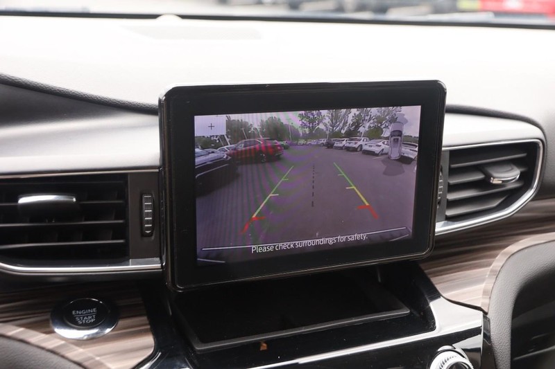 Ford Explorer Vehicle Image 17