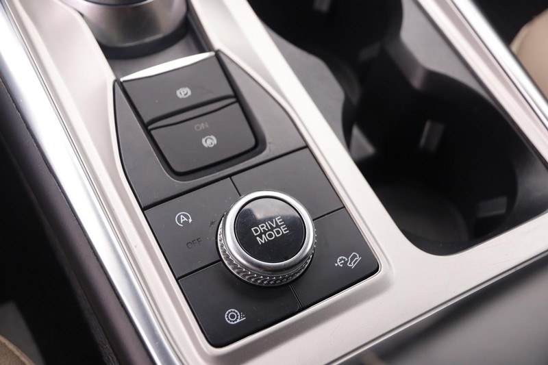 Ford Explorer Vehicle Image 19