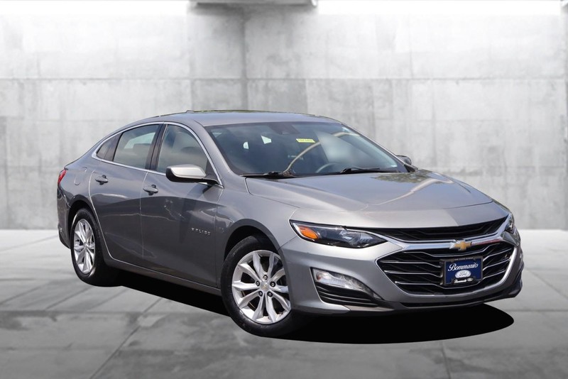 Chevrolet Malibu Vehicle Image 02