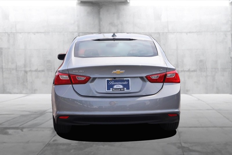 Chevrolet Malibu Vehicle Image 06
