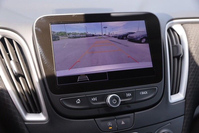 Chevrolet Malibu Vehicle Image 16