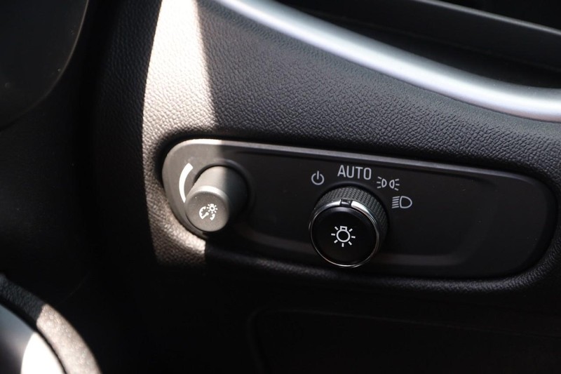 Chevrolet Malibu Vehicle Image 18