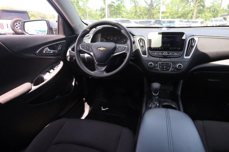 Chevrolet Malibu Vehicle Image 20