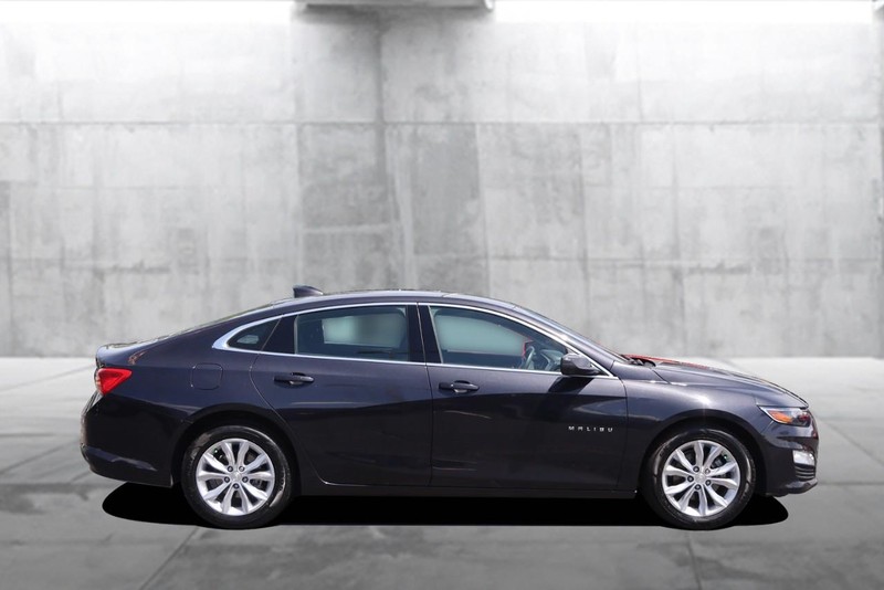 Chevrolet Malibu Vehicle Image 05