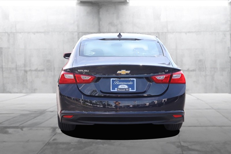 Chevrolet Malibu Vehicle Image 06