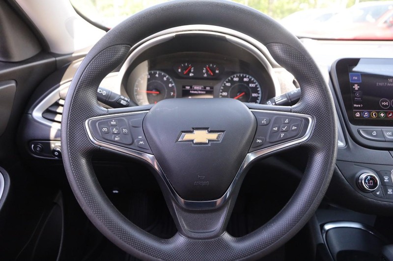 Chevrolet Malibu Vehicle Image 10