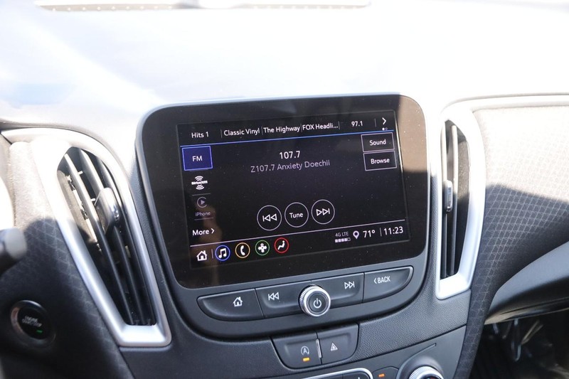 Chevrolet Malibu Vehicle Image 15