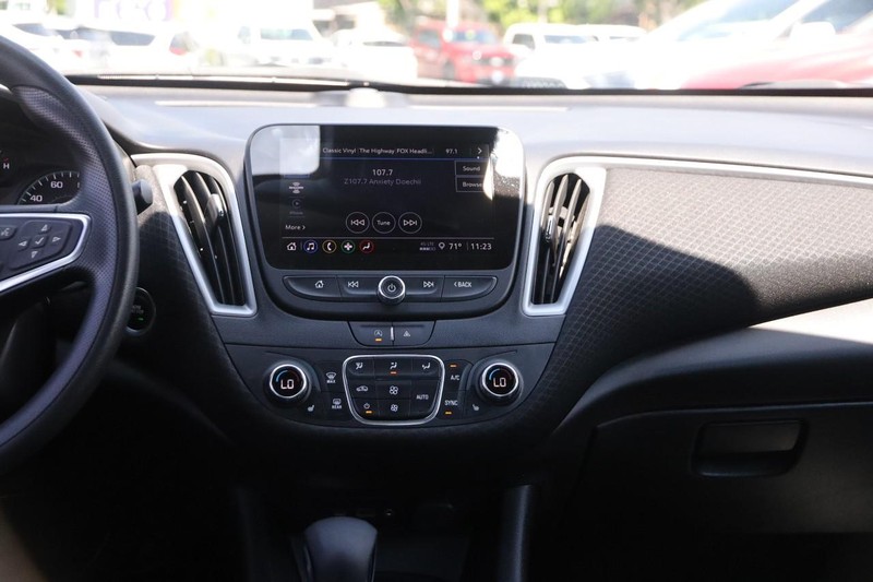 Chevrolet Malibu Vehicle Image 21