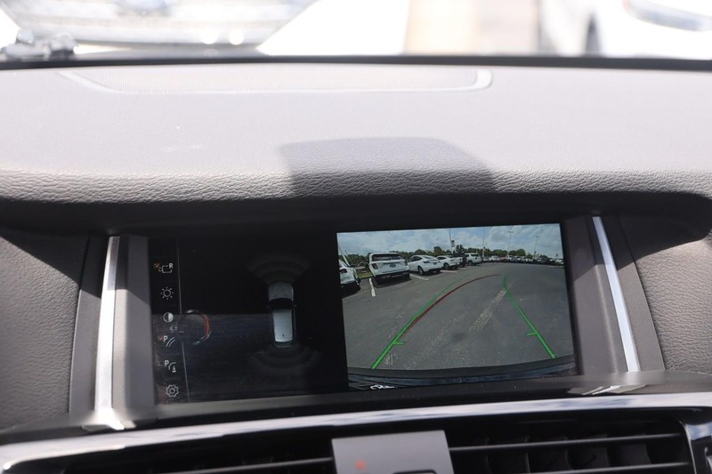 BMW X3 Vehicle Image 17