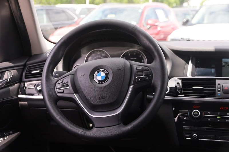 BMW X3 Vehicle Image 23