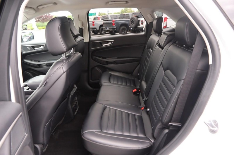 Ford Edge Vehicle Image 09