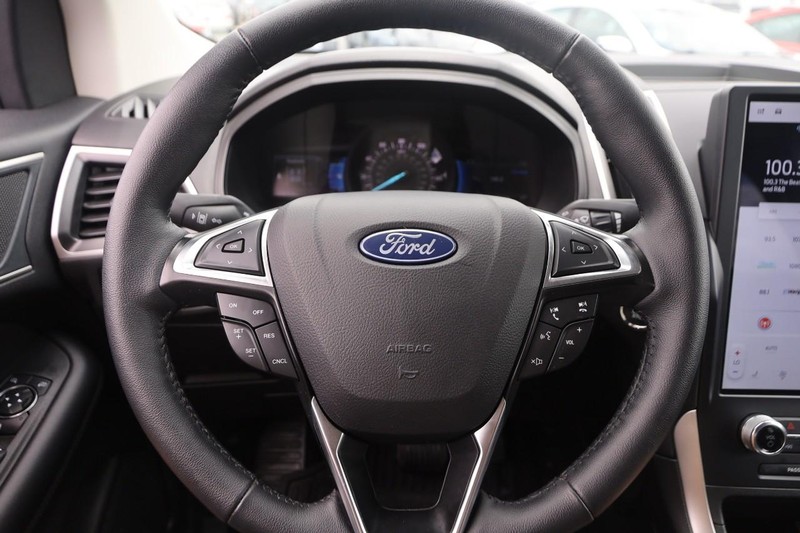 Ford Edge Vehicle Image 10