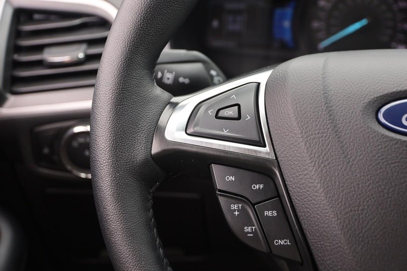 Ford Edge Vehicle Image 11