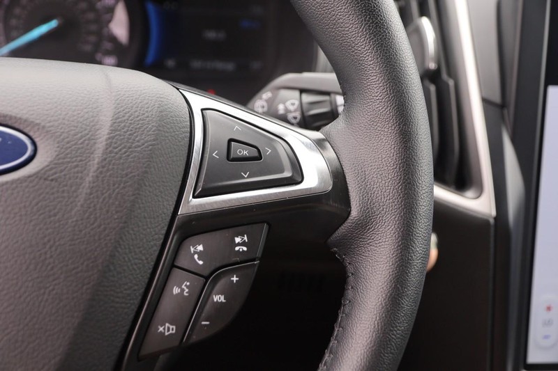 Ford Edge Vehicle Image 12