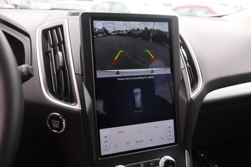 Ford Edge Vehicle Image 16