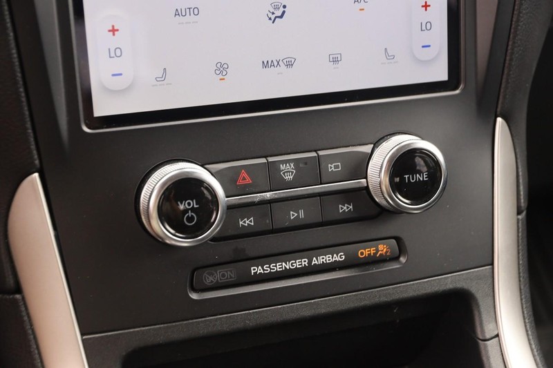 Ford Edge Vehicle Image 17