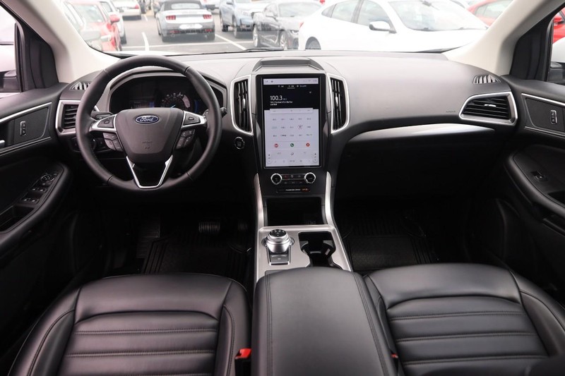 Ford Edge Vehicle Image 19