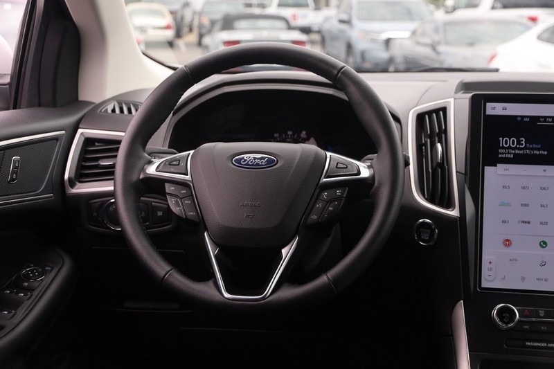 Ford Edge Vehicle Image 21