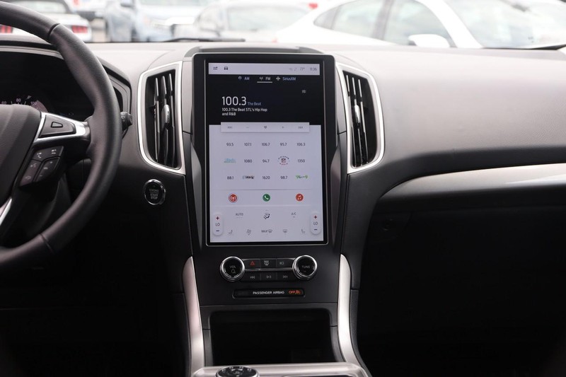 Ford Edge Vehicle Image 22