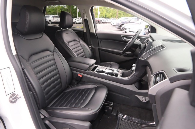 Ford Edge Vehicle Image 24