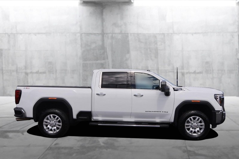 GMC Sierra 2500HD Vehicle Image 05