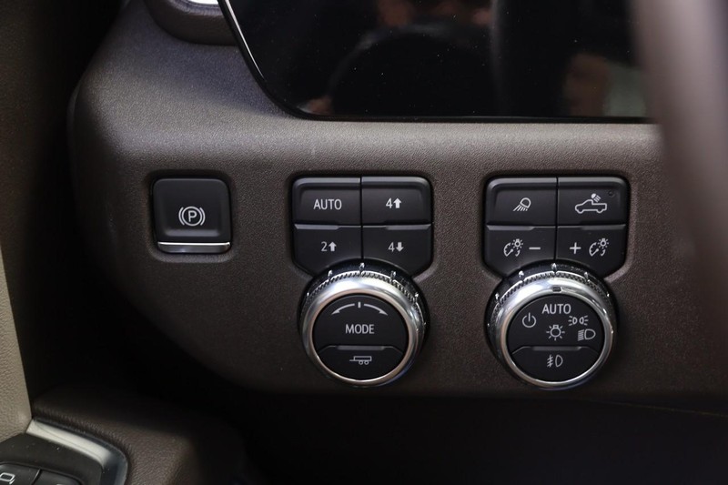 GMC Sierra 2500HD Vehicle Image 18