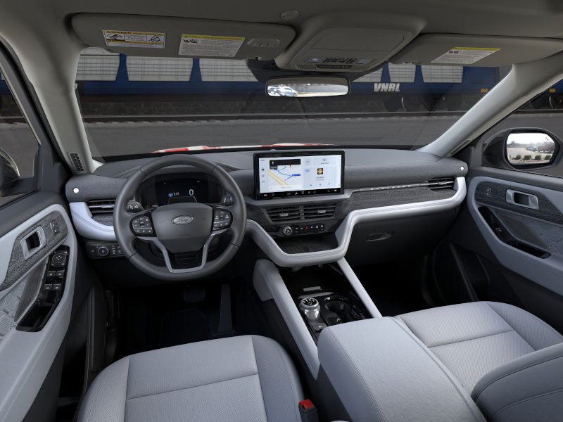 Ford Explorer Vehicle Image 09