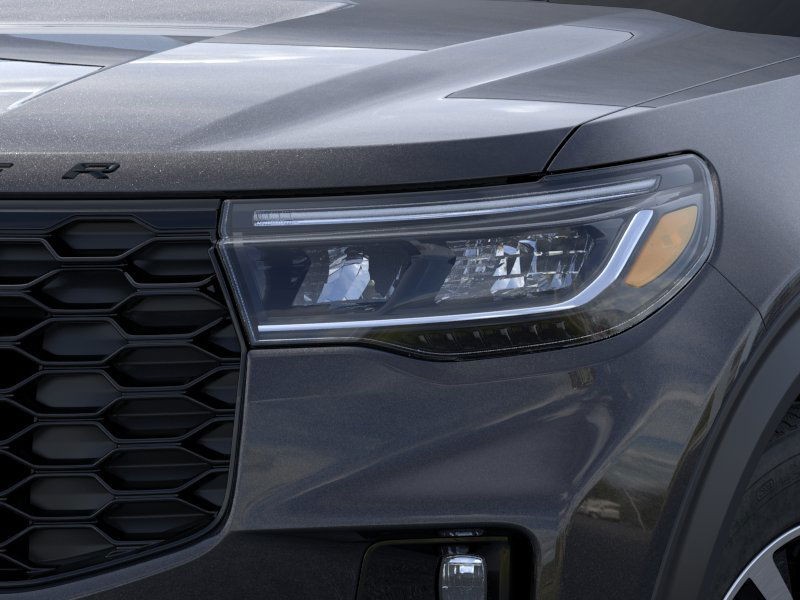 Ford Explorer Vehicle Image 18