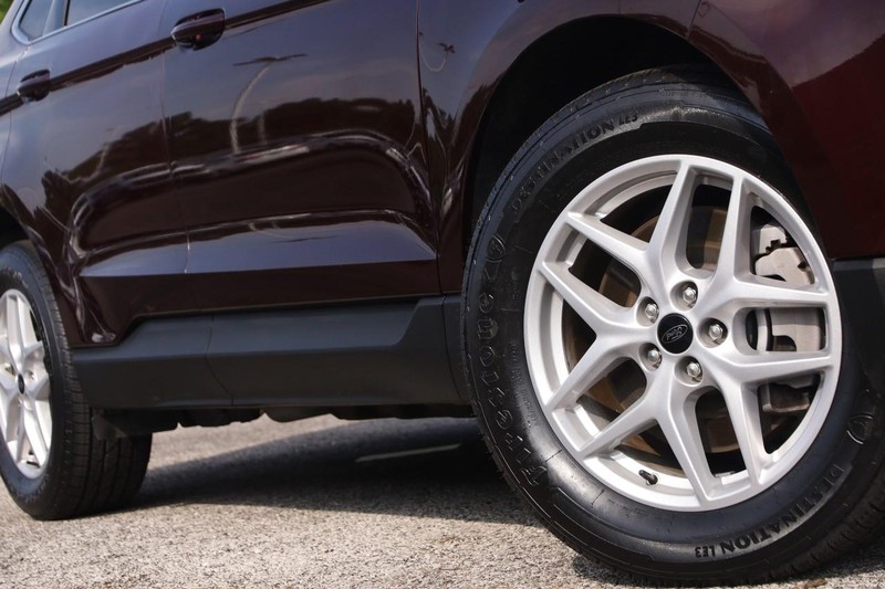 Ford Edge Vehicle Image 03