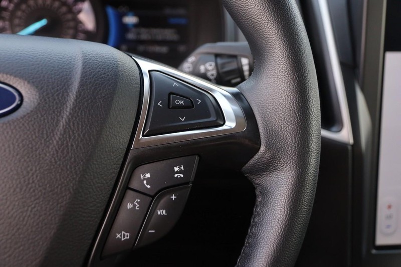 Ford Edge Vehicle Image 12