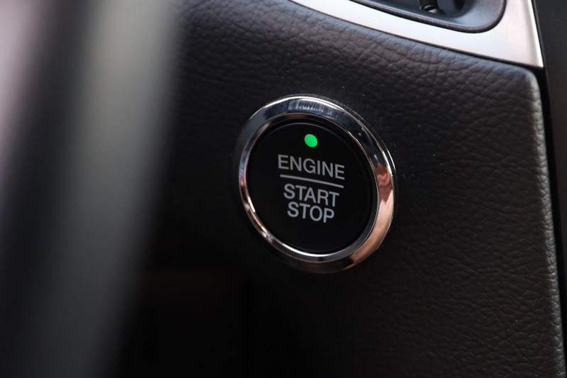 Ford Edge Vehicle Image 14