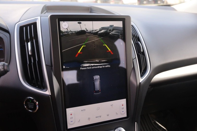 Ford Edge Vehicle Image 16