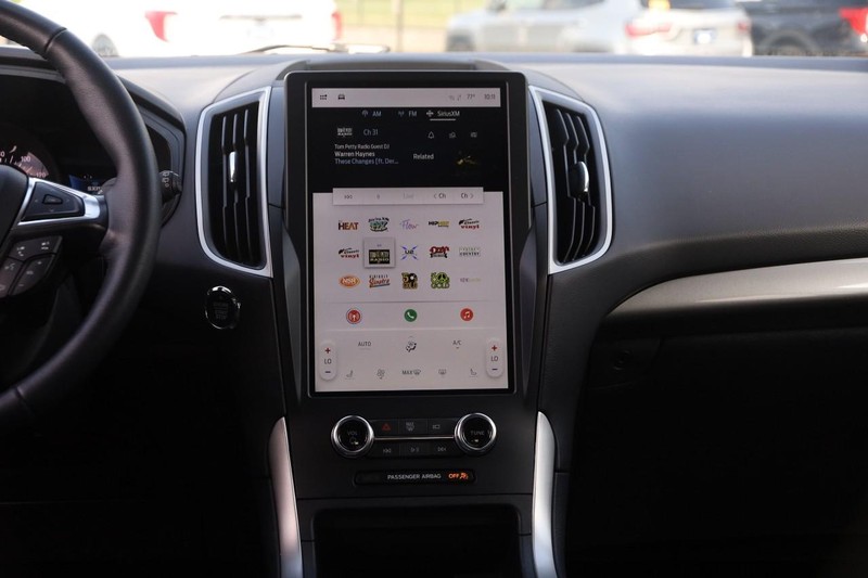 Ford Edge Vehicle Image 22