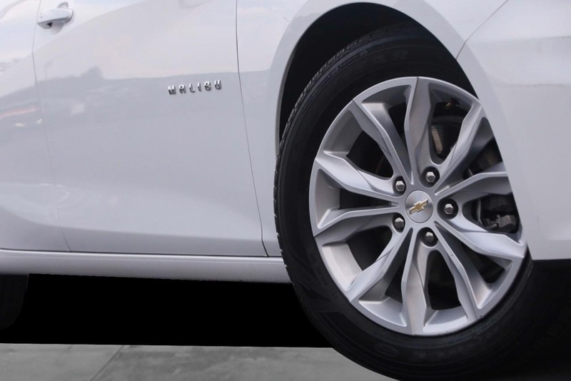 Chevrolet Malibu Vehicle Image 03