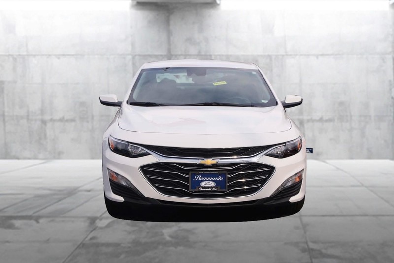 Chevrolet Malibu Vehicle Image 04