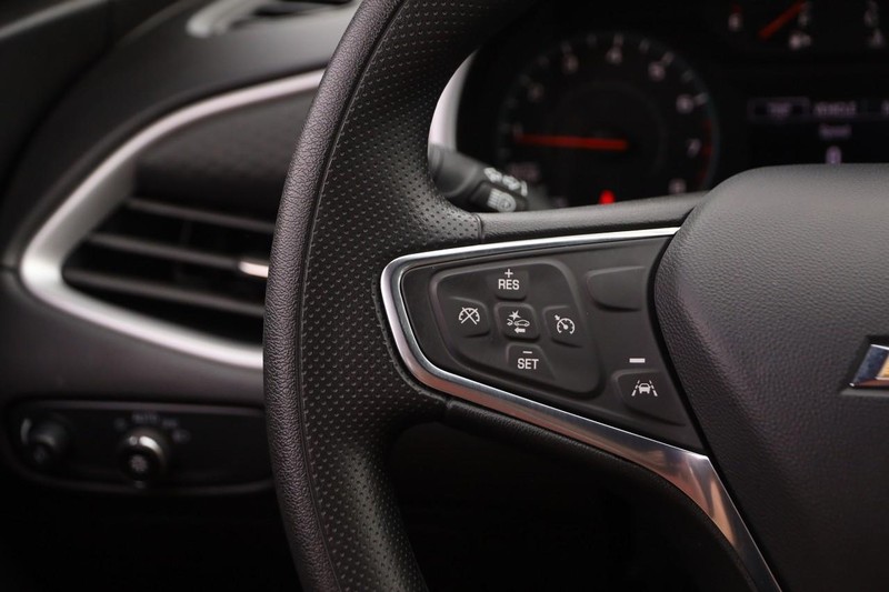 Chevrolet Malibu Vehicle Image 11